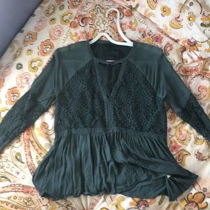 Flowy, elegant AEO top